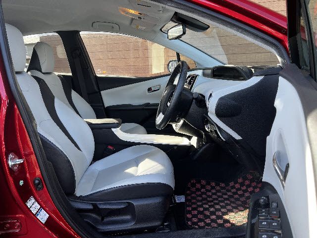 PRIUS 4WD