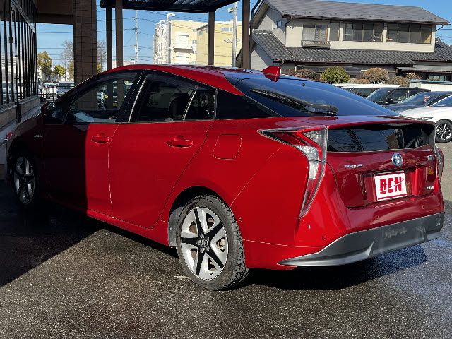 PRIUS 4WD