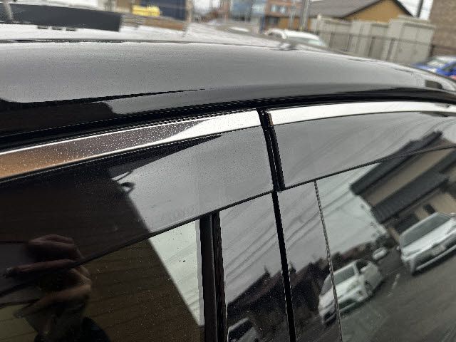 CROWN sedan hybrid
