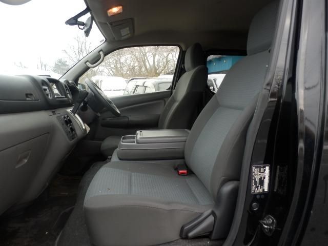 NV350 CARAVAN 4WD