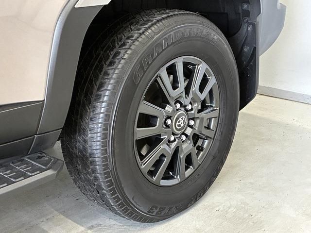 LANDCRUISER 250