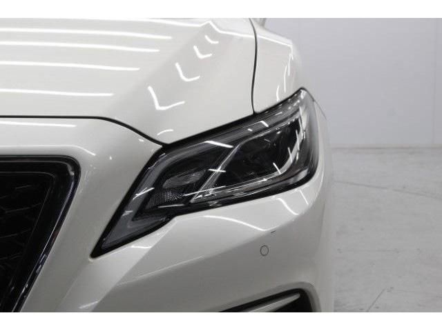 CROWN sedan hybrid
