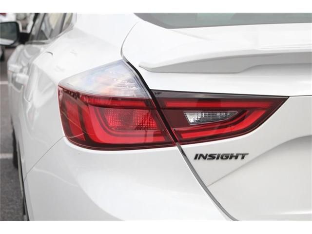 INSIGHT sedan