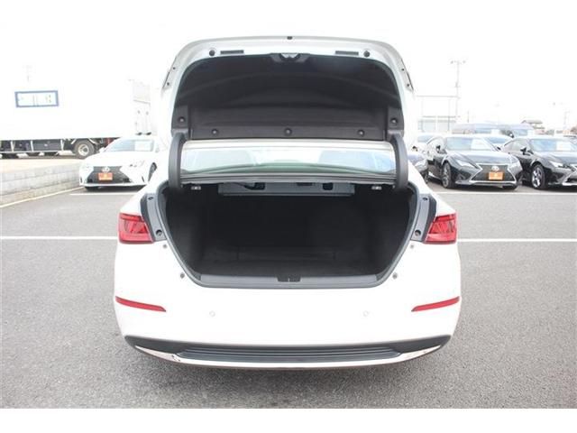 INSIGHT sedan