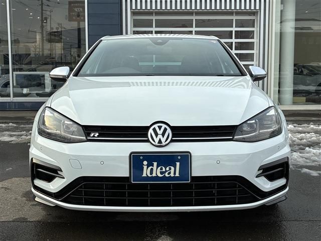 VOLKSWAGEN GOLF R