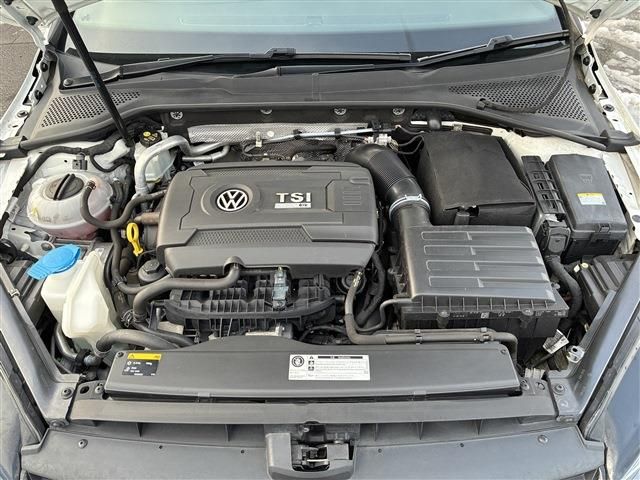VOLKSWAGEN GOLF R