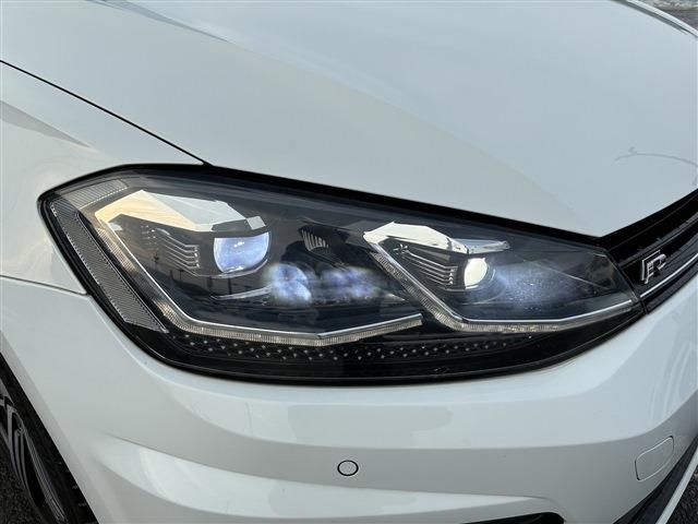 VOLKSWAGEN GOLF R