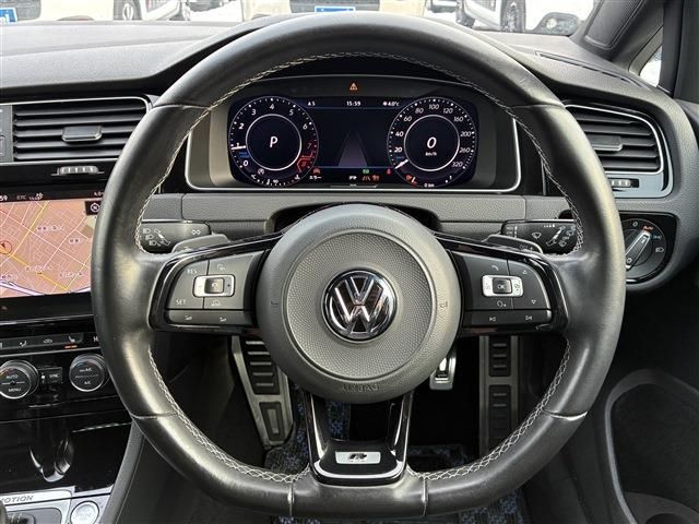VOLKSWAGEN GOLF R