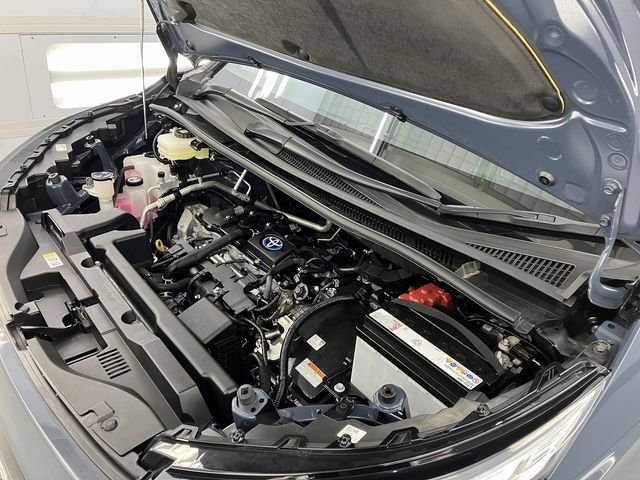 VOXY HYBRID 4WD