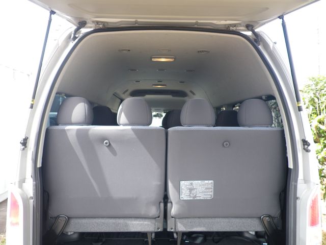 HIACE COMMUTER