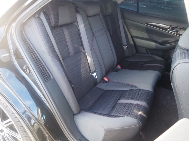 CROWN sedan hybrid