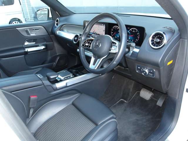 MERCEDES BENZ GLB