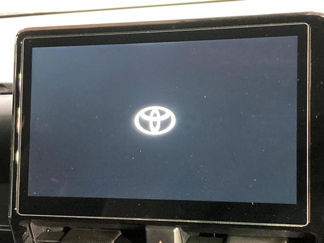 VOXY HYBRID