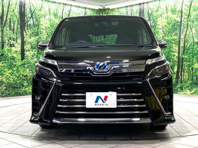 VOXY HYBRID