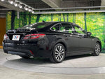 CROWN sedan hybrid