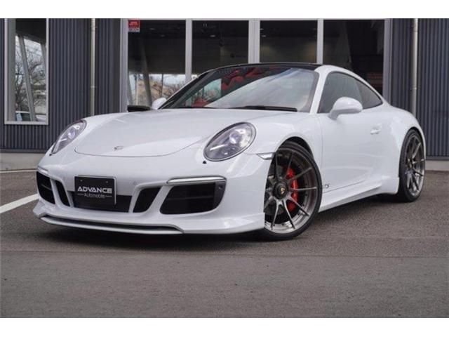 PORSCHE 911