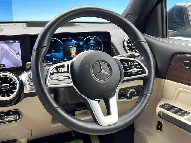 MERCEDES BENZ GLB
