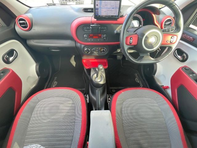 RENAULT TWINGO