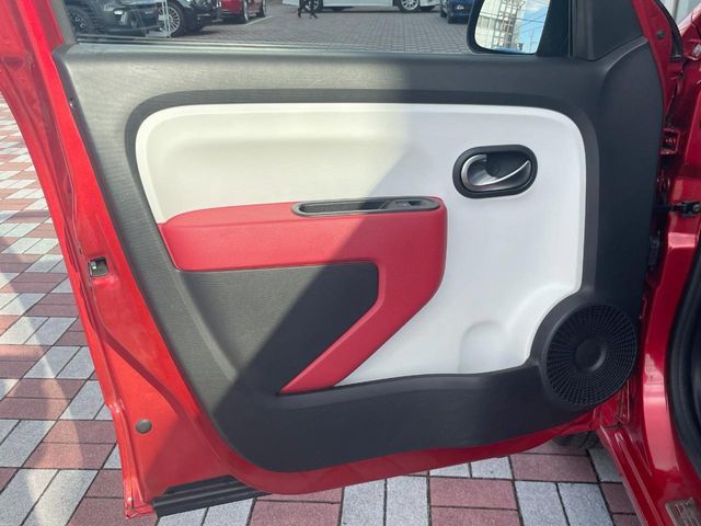 RENAULT TWINGO