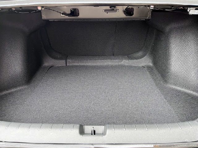 INSIGHT sedan