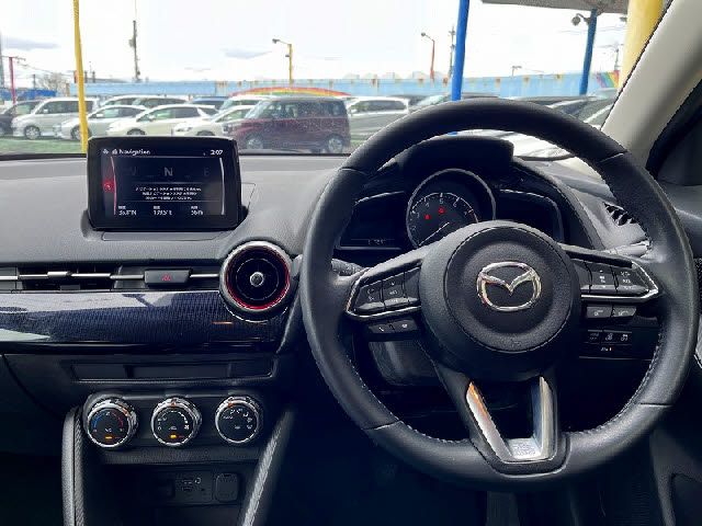 MAZDA2