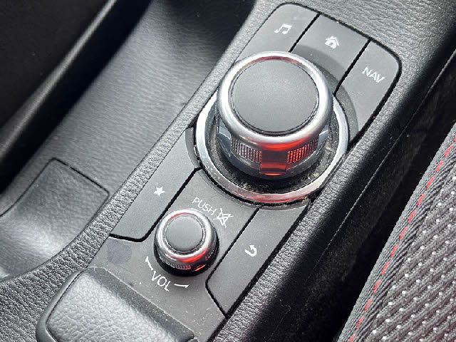 MAZDA2