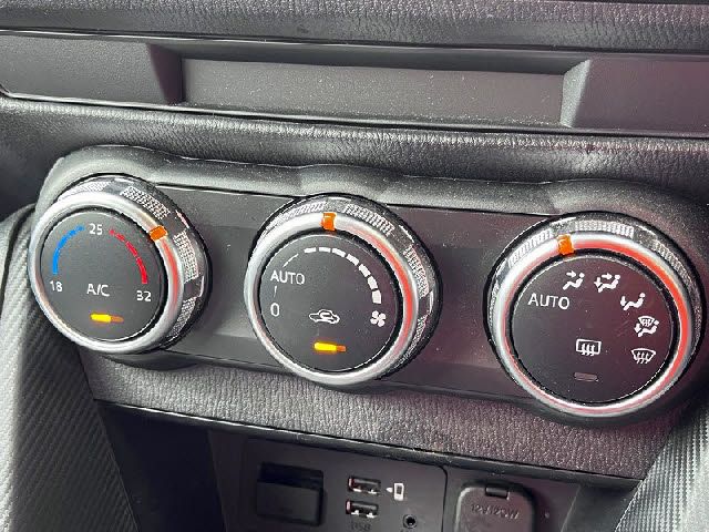 MAZDA2