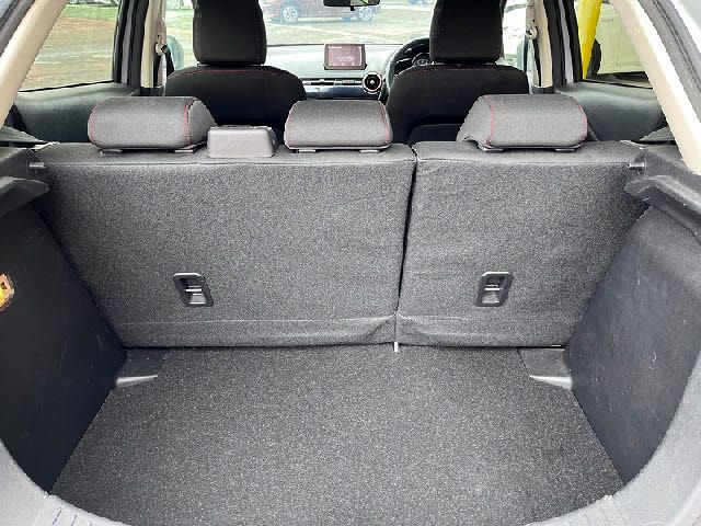 MAZDA2
