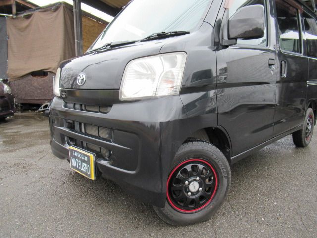 PIXIS 4WD van