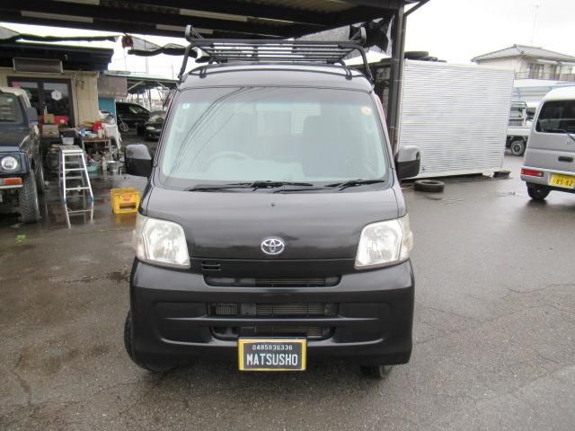 PIXIS 4WD van