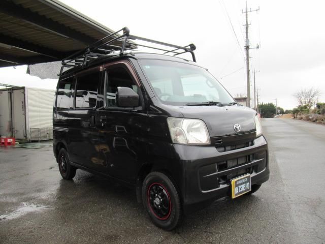 PIXIS 4WD van