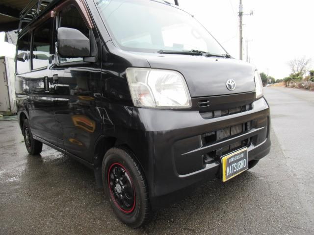 PIXIS 4WD van