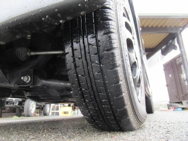 PIXIS 4WD van