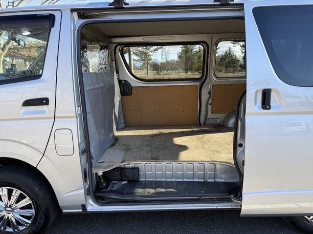 HIACE van 4WD