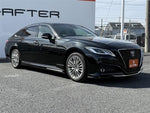 CROWN sedan hybrid
