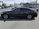 CROWN sedan hybrid