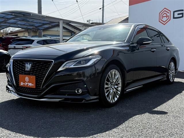 CROWN sedan hybrid