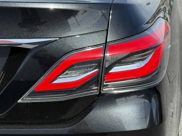 CROWN sedan hybrid