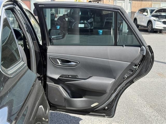 CROWN sedan hybrid