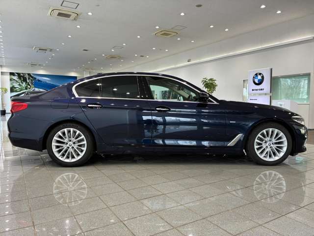 BMW 5 Series sedan