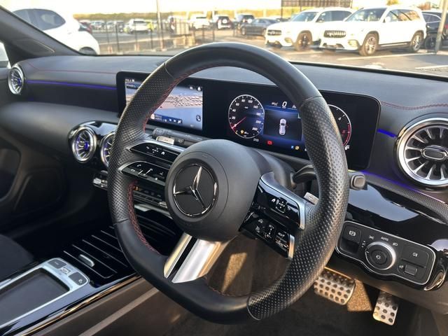 MERCEDES BENZ CLA Shooting Brake
