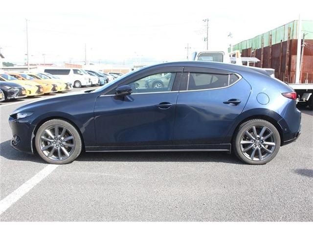MAZDA3 FASTBACK