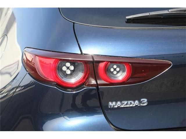 MAZDA3 FASTBACK