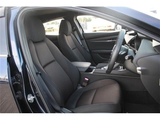 MAZDA3 FASTBACK