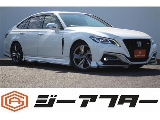 CROWN sedan hybrid