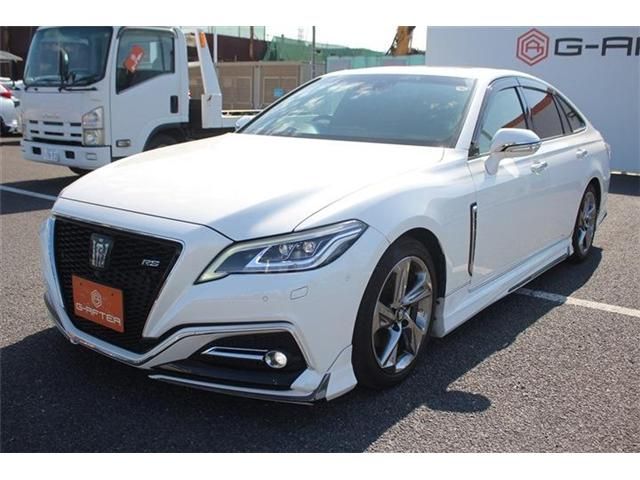 CROWN sedan hybrid