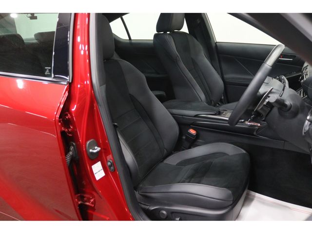 LEXUS IS300h