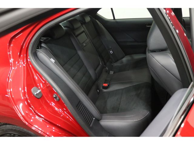 LEXUS IS300h