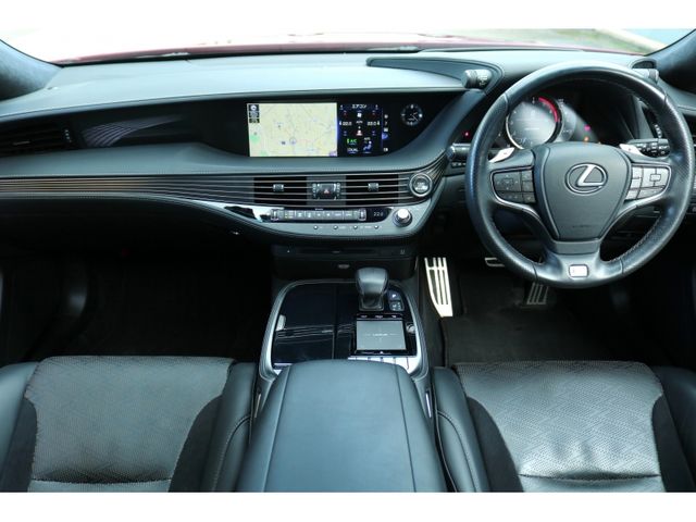 LEXUS LS500 4WD