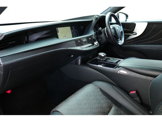 LEXUS LS500 4WD